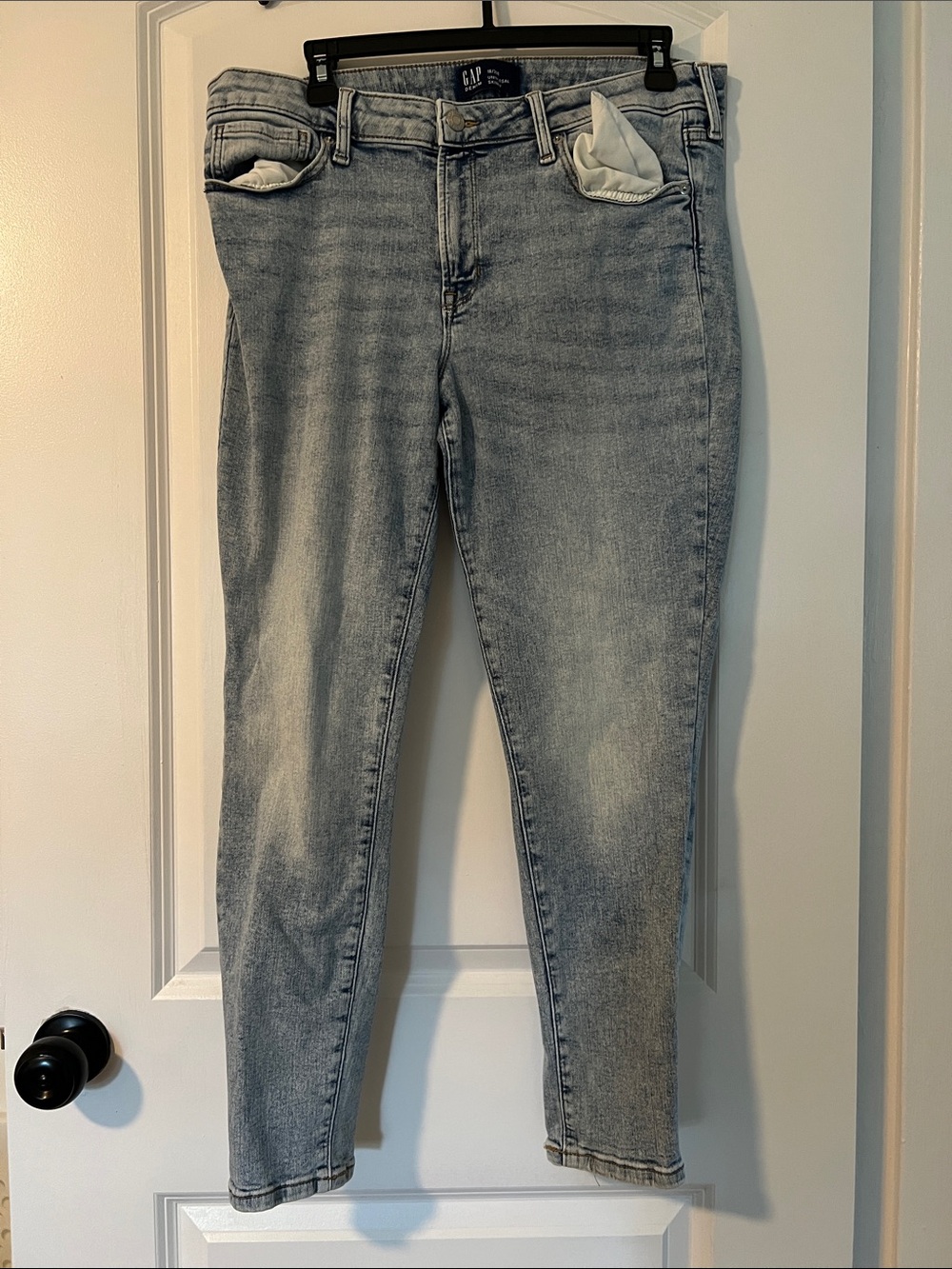 GAP Women's Skinny Jeans in Light Blue Wash